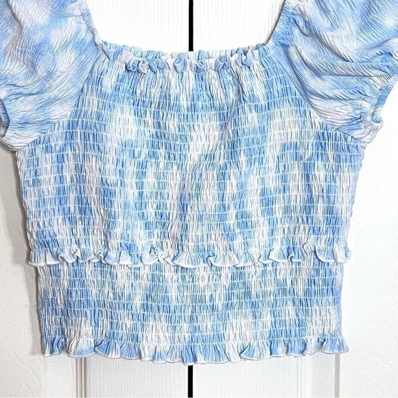 NWT Lush Blue White Tie Dye Elastic Ruffle Cap Sleeve Crop Top Size Small - Picture 6 of 8